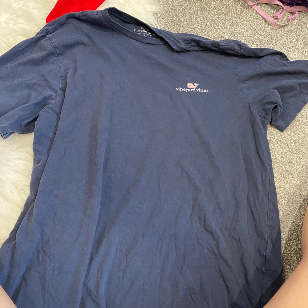 Vineyard Vines tshirt
